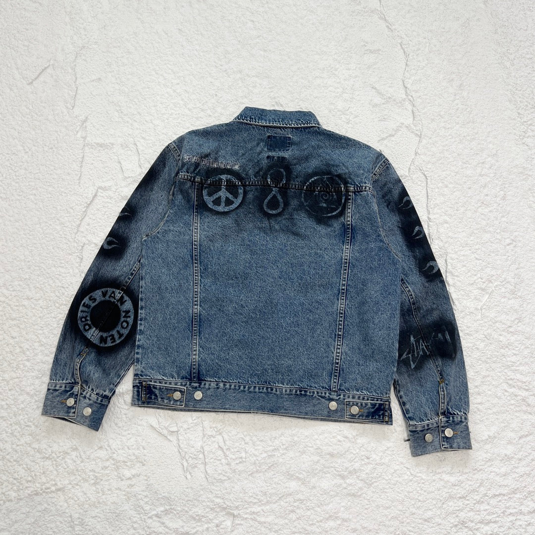 STUSSY x DVN 聯名手繪塗鴉水洗牛仔外套