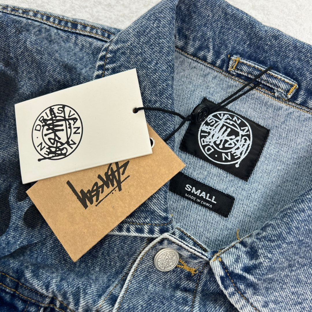 STUSSY x DVN 聯名手繪塗鴉水洗牛仔外套
