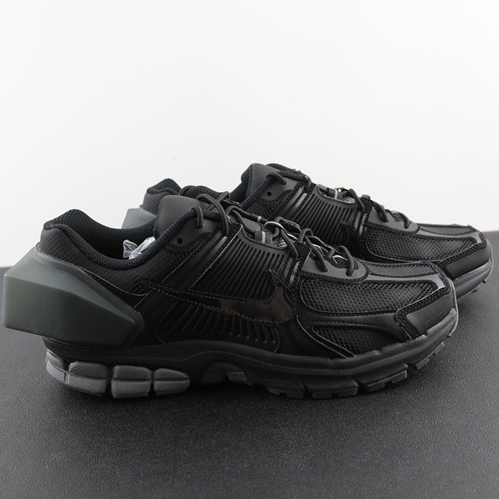 A-Cold-Wall x Nike Air Zoom Vomero 5 黑色機能運動鞋