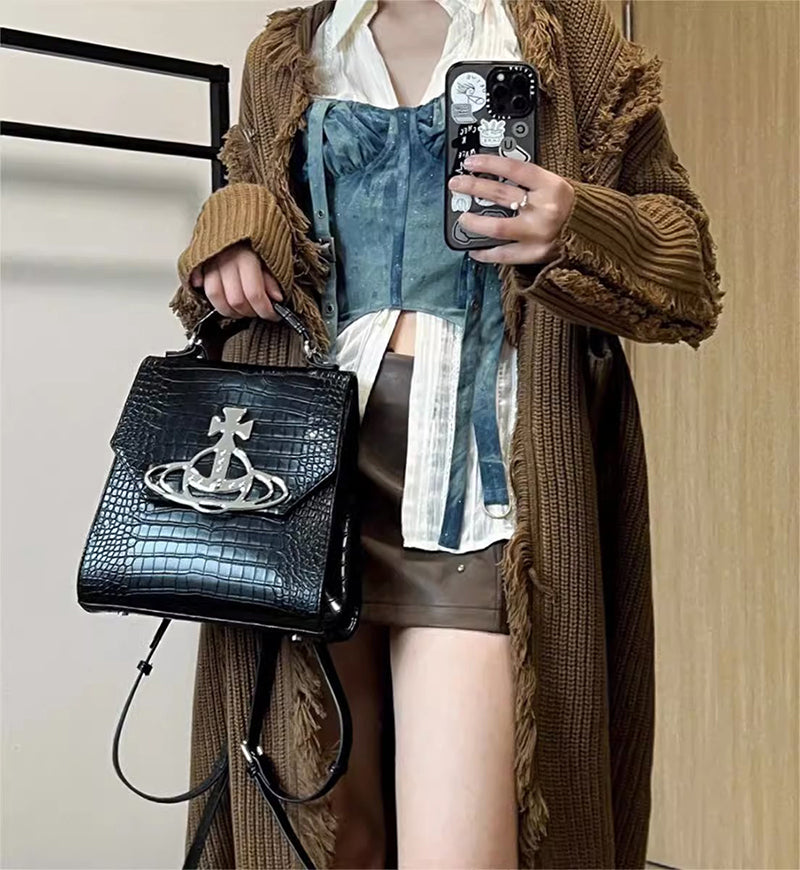 Vivienne Westwood 鱷魚壓紋雙肩包
