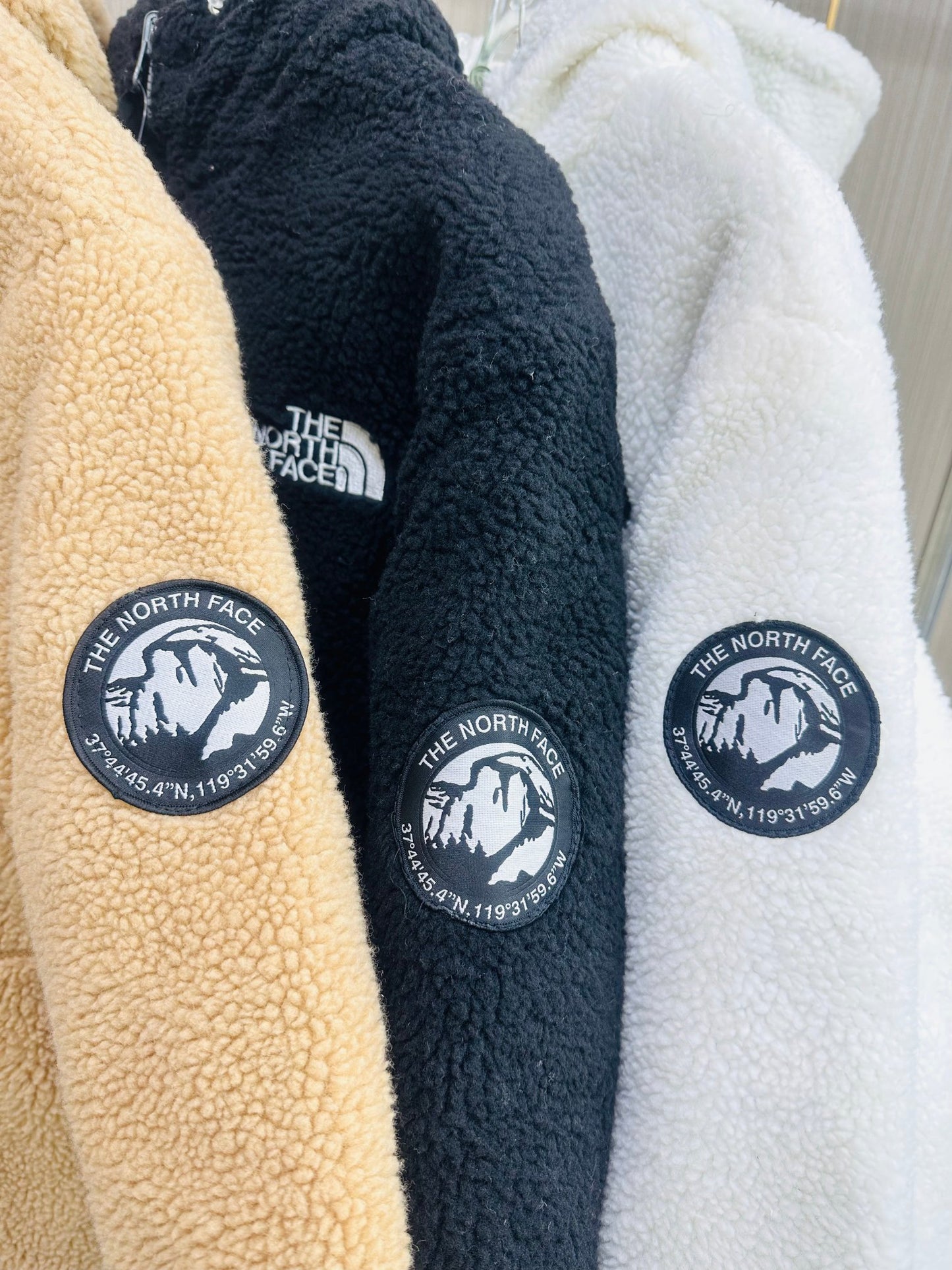 THE NORTH FACE 北臉 雙面穿羊羔絨衍縫外套