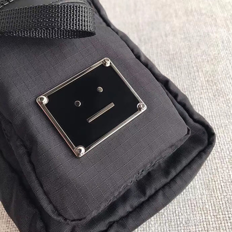 Acne Studios 輕量斜跨包 - VANASH