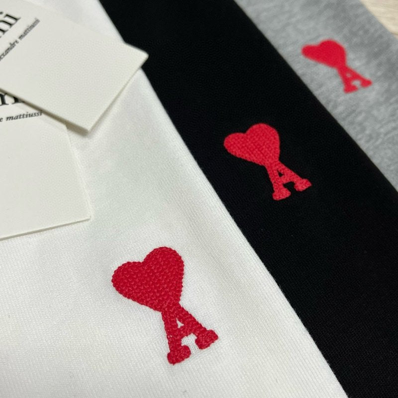 AMI PARIS 紅色愛心刺繡短袖T恤 - VANASH