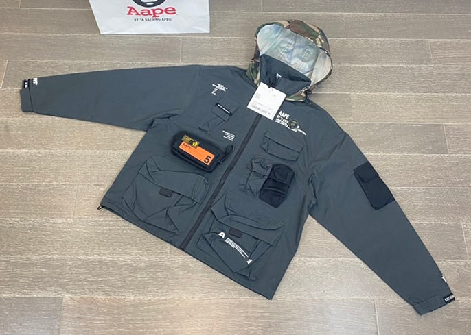 - 全新特價 - AAPE BY *A BATHING APE® MILITATY BOMBER 軍事風口袋機能夾克(卡其M)