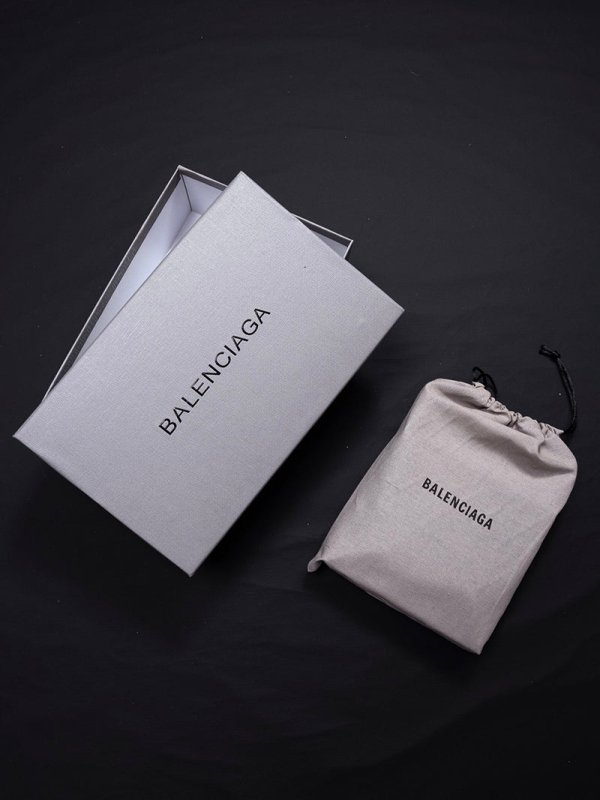 BALENCIAGA SMALL EXPLORER 巴黎世家皮革斜跨包 - VANASH