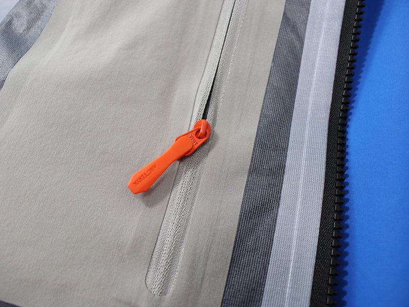 BEAMSx ARC'TERYX 始祖鳥聯名款連帽風衣硬殼衝鋒衣 - VANASH