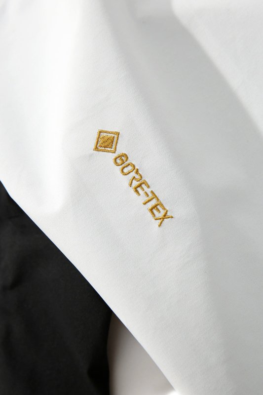 BEAMSx ARC'TERYX 始祖鳥聯名款 撞色連帽硬殼衝鋒衣 - VANASH