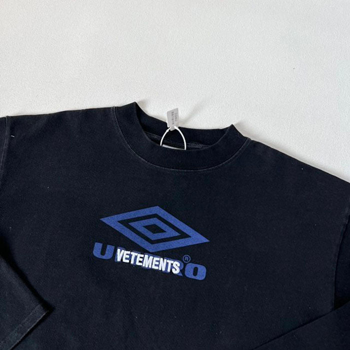 UMBRO x VETEMENTS LONGSLEEVE TEE 印花長袖T恤