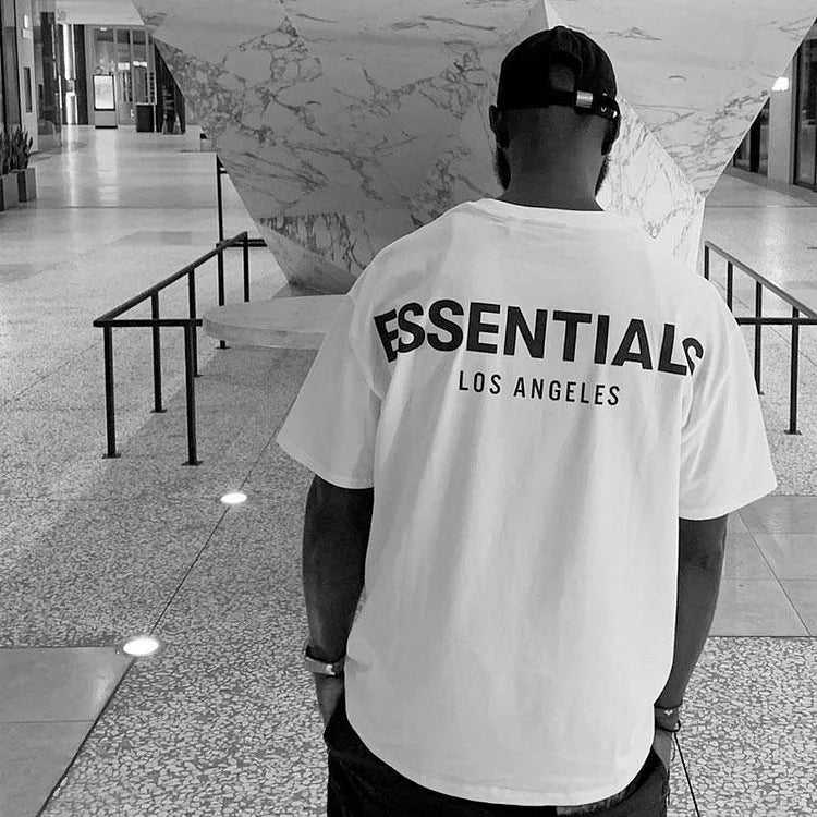 FEAR OF GOD ESSENTIALS 洛杉磯限定反光LOGO短袖T恤 - VANASH