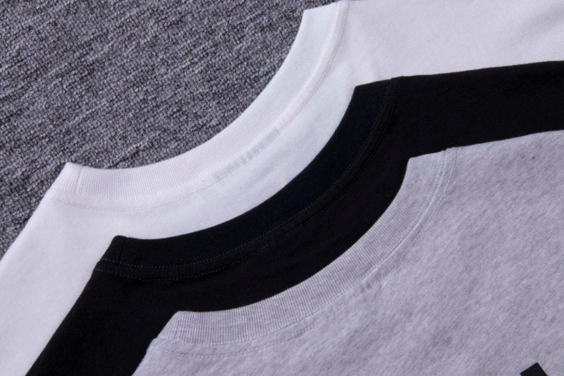 FEAR OF GOD ESSENTIALS 洛杉磯限定反光LOGO短袖T恤 - VANASH