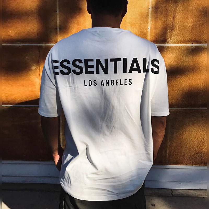 FEAR OF GOD ESSENTIALS 洛杉磯限定反光LOGO短袖T恤 - VANASH