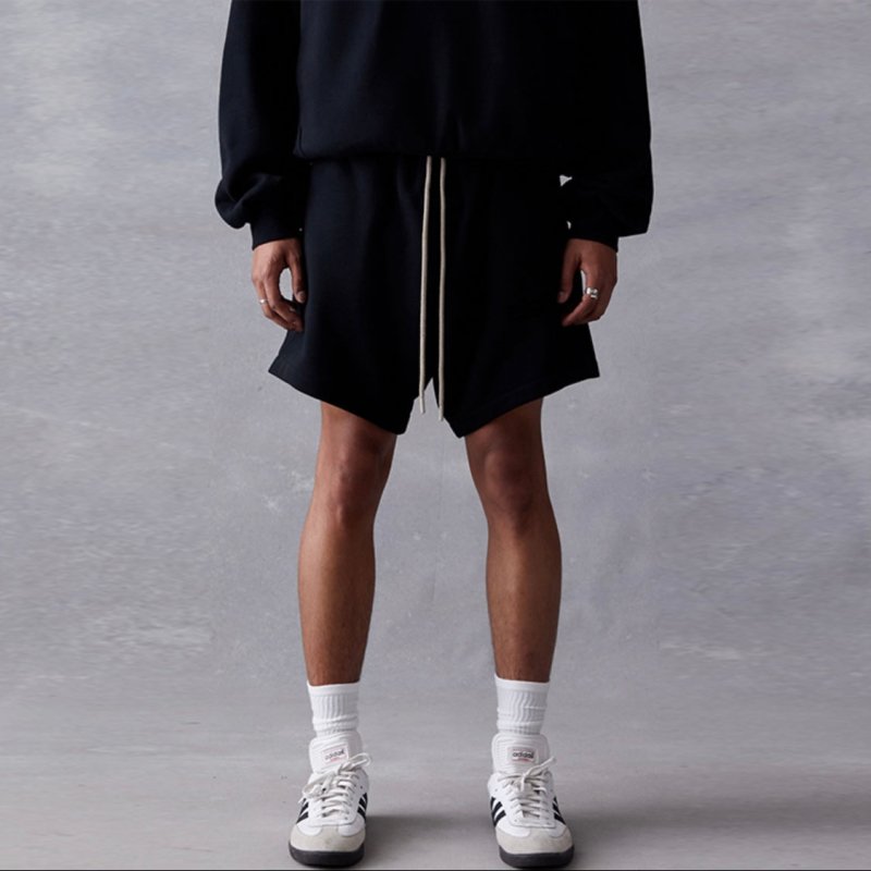 FEAR OF GOD ESSENTIALS SWEAT SHORT 植絨LOGO抽繩短褲 - VANASH