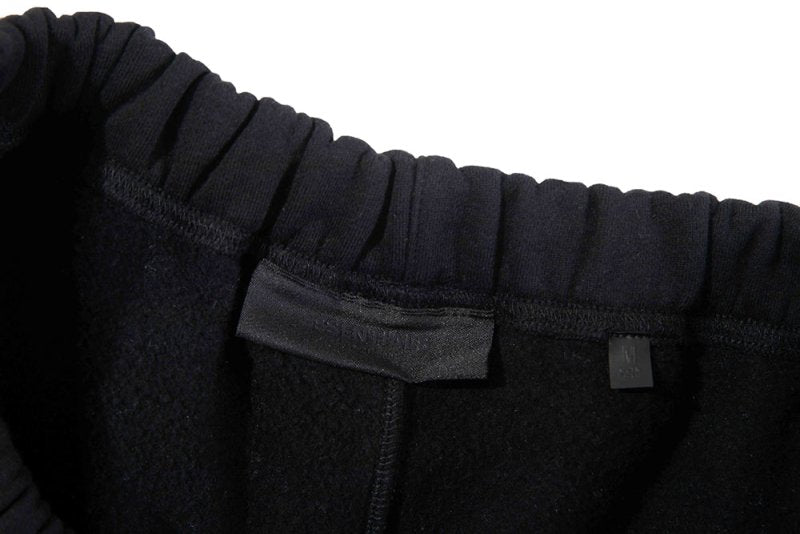 FEAR OF GOD ESSENTIALS SWEAT SHORT 植絨LOGO抽繩短褲 - VANASH