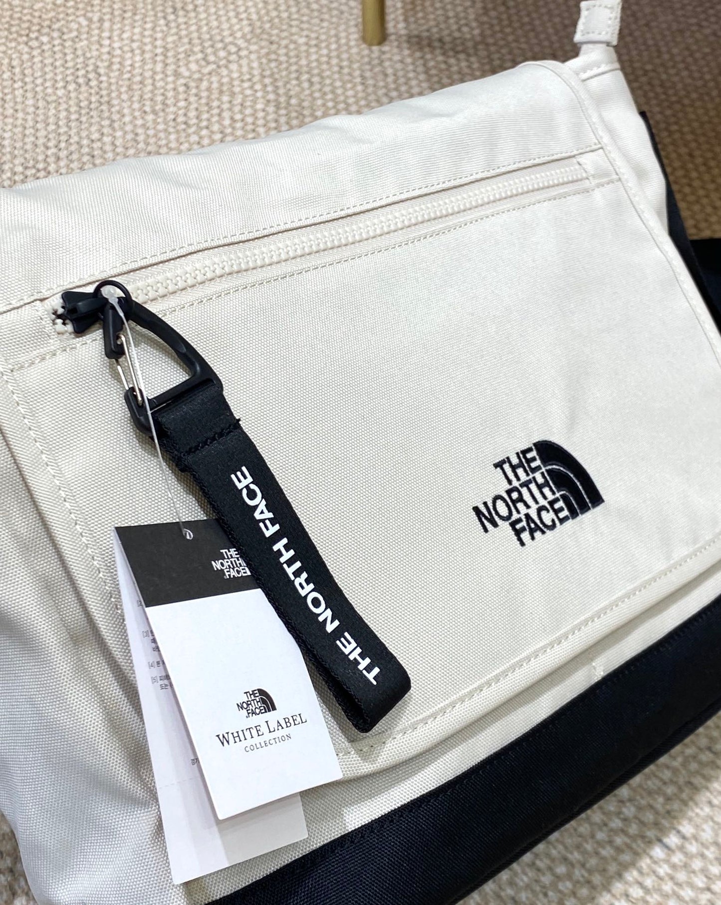 THE NORTH FACE 北臉白標郵差包