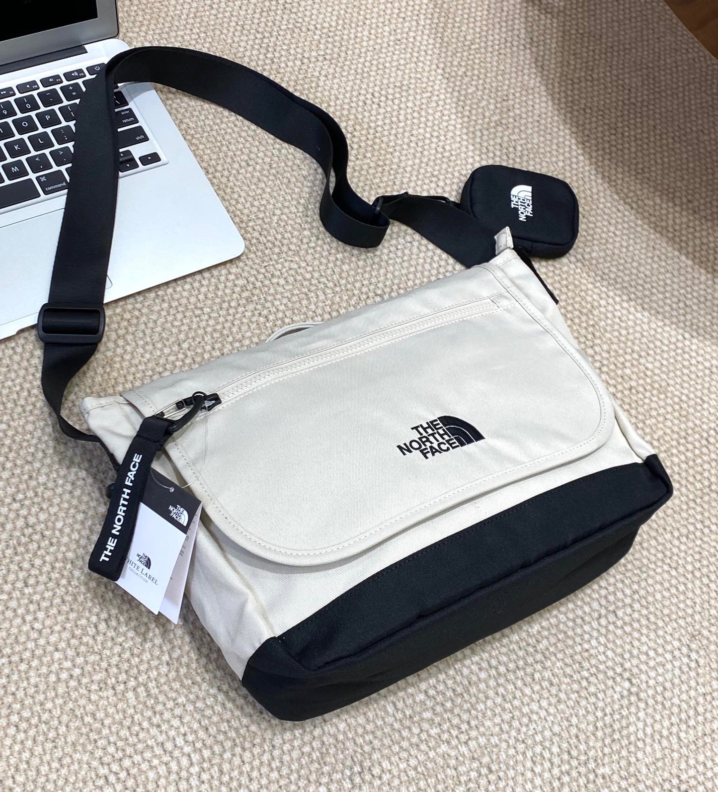 THE NORTH FACE 北臉白標郵差包