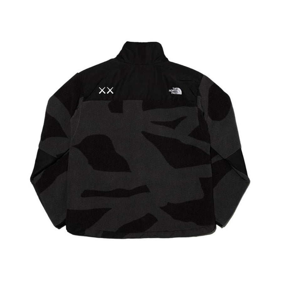 The North Face x Kaws 聯名羊羔絨立領外套