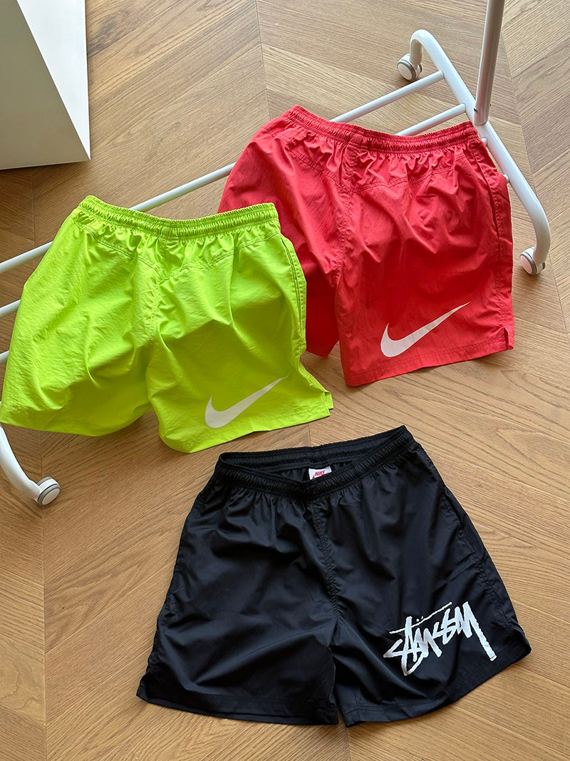 STUSSY x NIKE 夏季水陸短褲