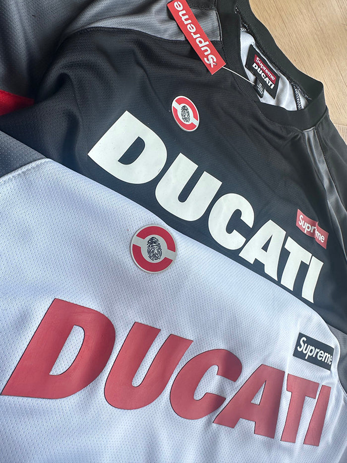 SUPREME x DUCATI SS24 SOCCER JERSEY 足球短袖T恤