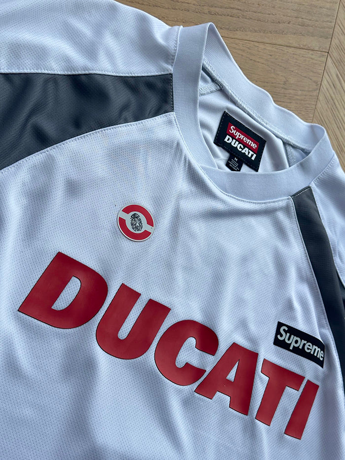SUPREME x DUCATI SS24 SOCCER JERSEY 足球短袖T恤
