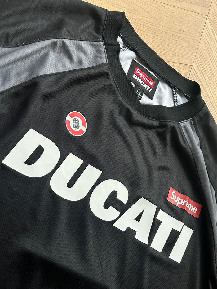 SUPREME x DUCATI SS24 SOCCER JERSEY 足球短袖T恤