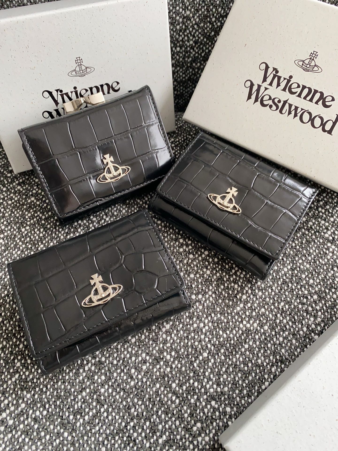 Vivienne Westwood 鱷魚壓紋三摺短夾錢包