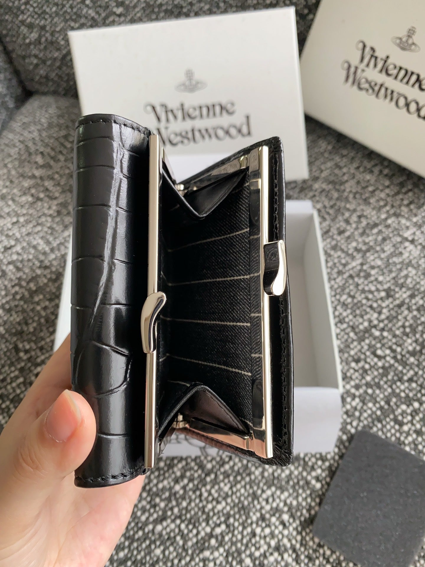 Vivienne Westwood 鱷魚壓紋三摺短夾錢包