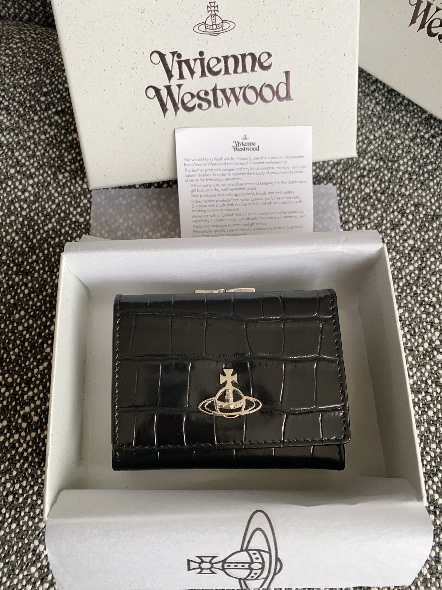 Vivienne Westwood 鱷魚壓紋三摺短夾錢包