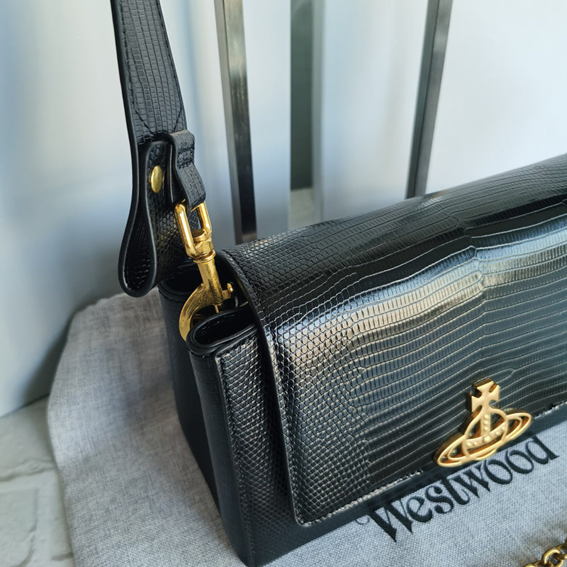 Vivienne Westwood 皮革壓紋腋下包