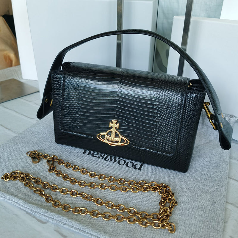 Vivienne Westwood 皮革壓紋腋下包