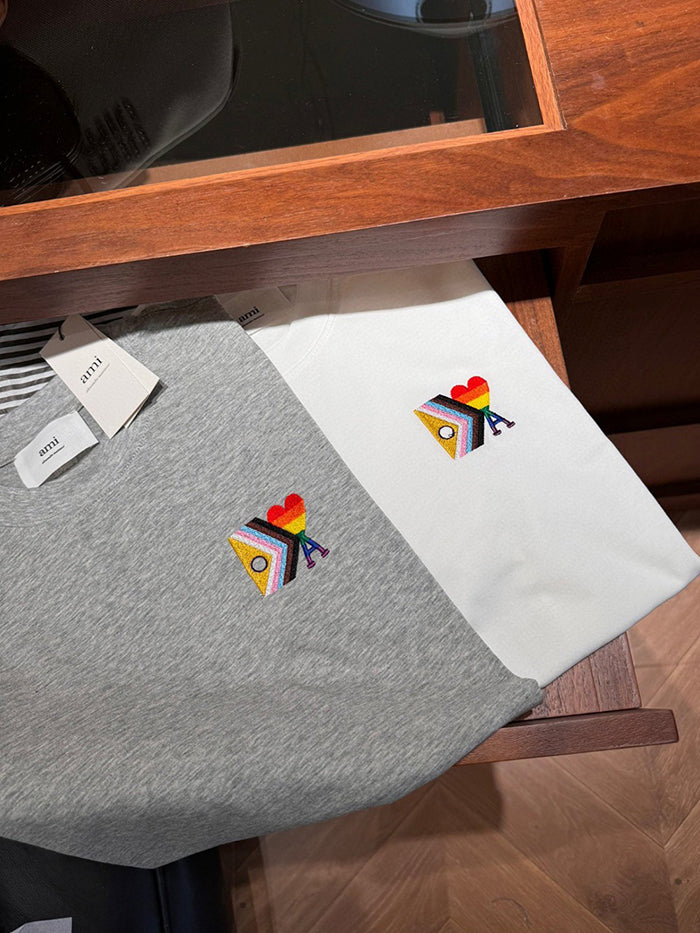 AMI PARIS 彩虹愛心刺繡短袖T恤