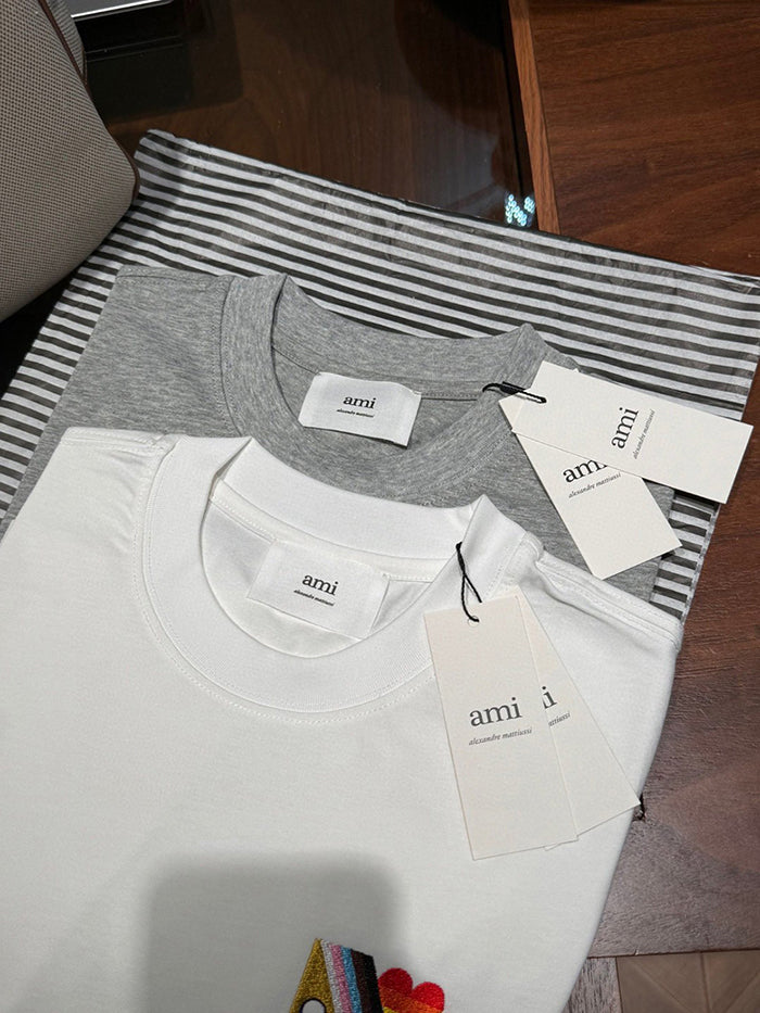 AMI PARIS 彩虹愛心刺繡短袖T恤