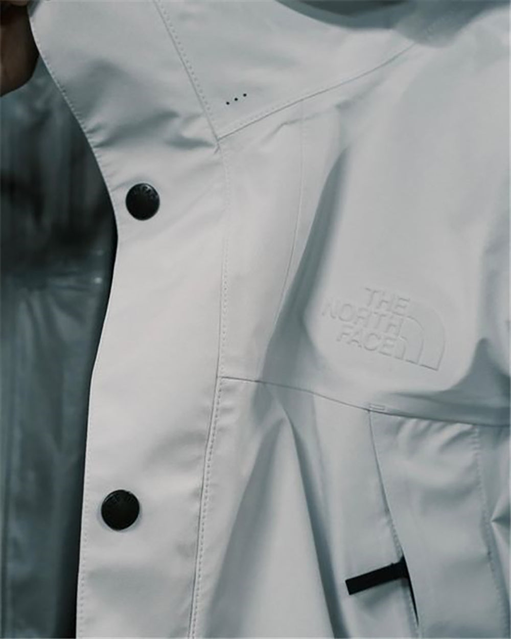 The North Face UNDYED GORE-TEX 超強機能硬殼衝鋒衣