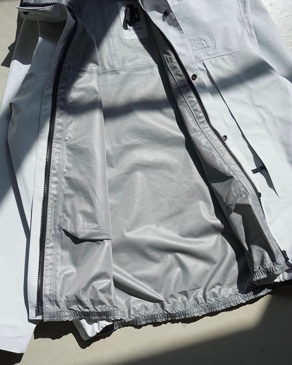 The North Face UNDYED GORE-TEX 超強機能硬殼衝鋒衣