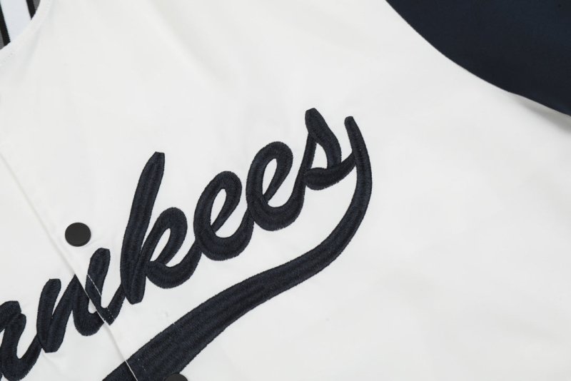 - 全新特價 - MLB NEW YORK YANKEES 紐約洋基隊 棒球外套(2XL) - VANASH