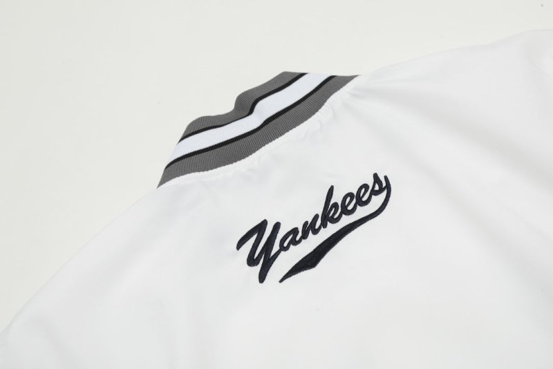 - 全新特價 - MLB NEW YORK YANKEES 紐約洋基隊 棒球外套(2XL) - VANASH