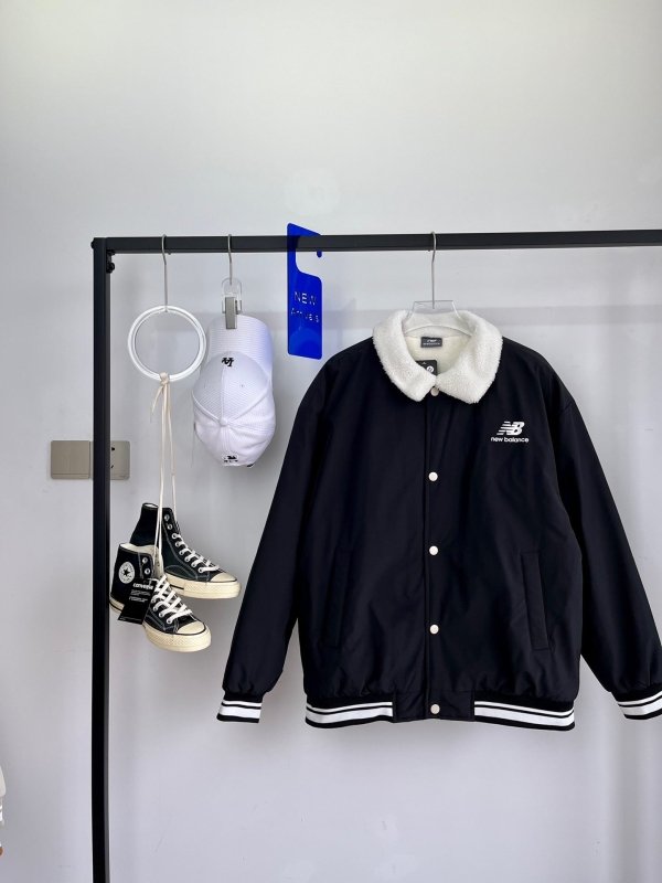 NEW BALANCE 羊羔絨棒球外套 - VANASH