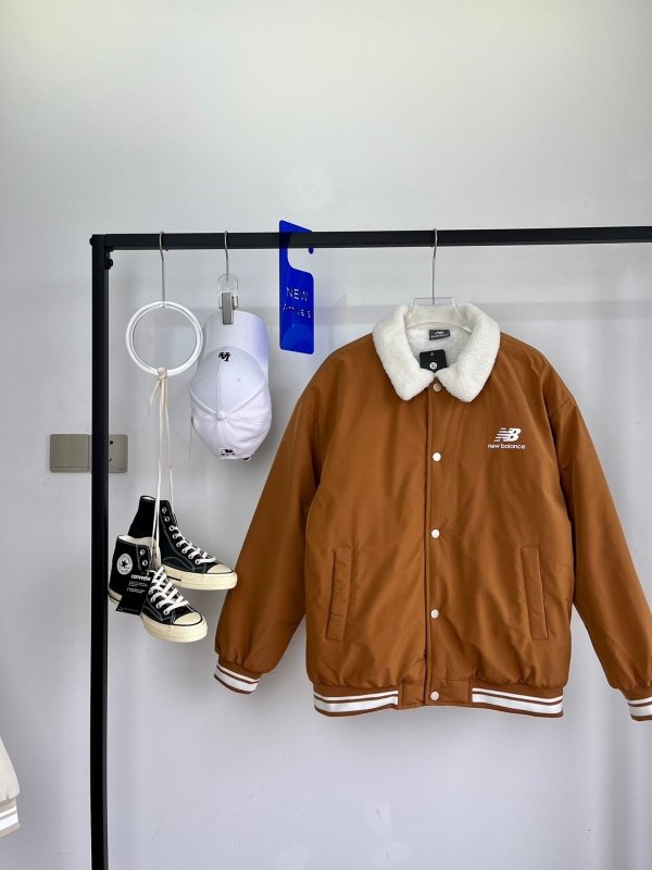 NEW BALANCE 羊羔絨棒球外套 - VANASH