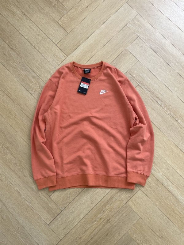 NIKE SPORTSWEAR CLUB 經典刺繡圓領衛衣 - VANASH