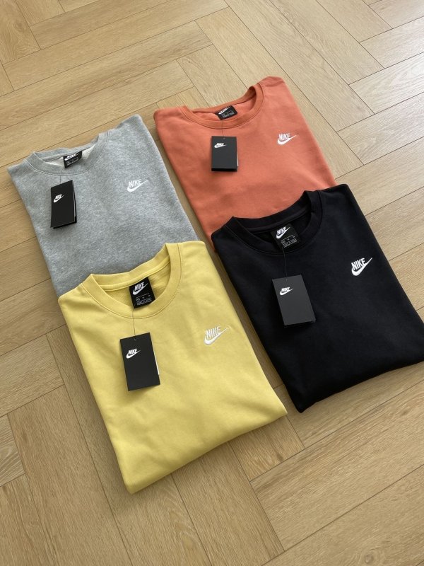 NIKE SPORTSWEAR CLUB 經典刺繡圓領衛衣 - VANASH