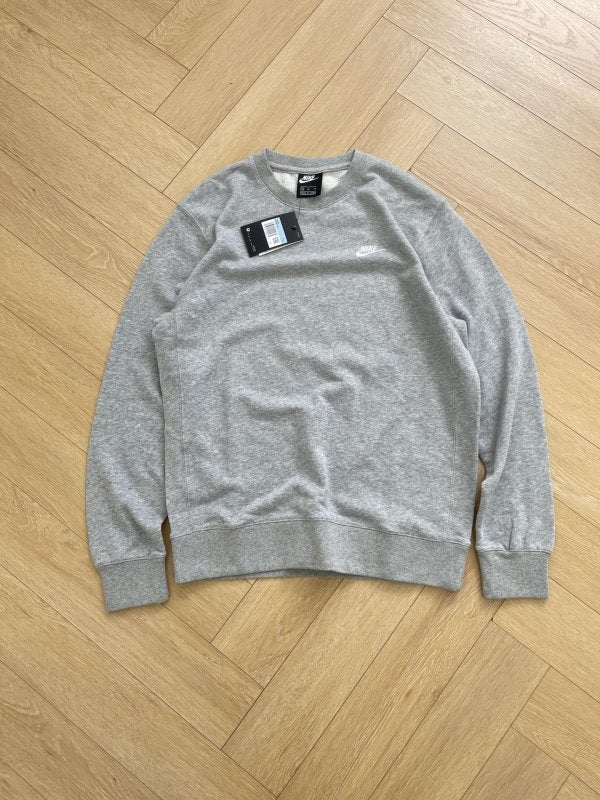 NIKE SPORTSWEAR CLUB 經典刺繡圓領衛衣 - VANASH