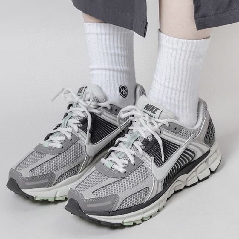 Nike W Zoom Vomero 5 Cobblestone 黑灰色 FB8825-001 - VANASH