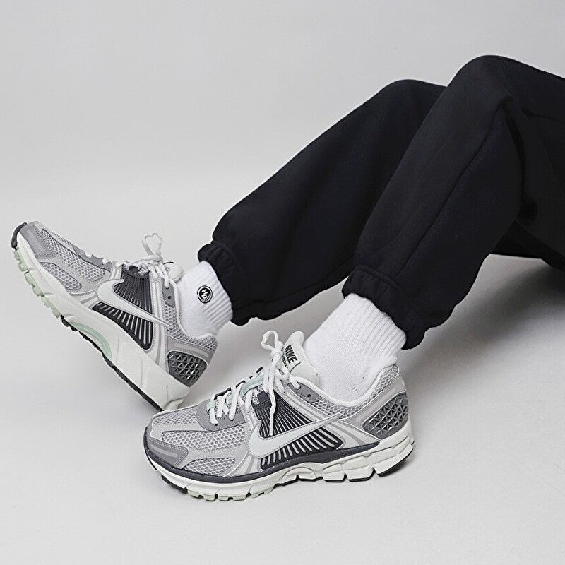 Nike W Zoom Vomero 5 Cobblestone 黑灰色 FB8825-001 - VANASH