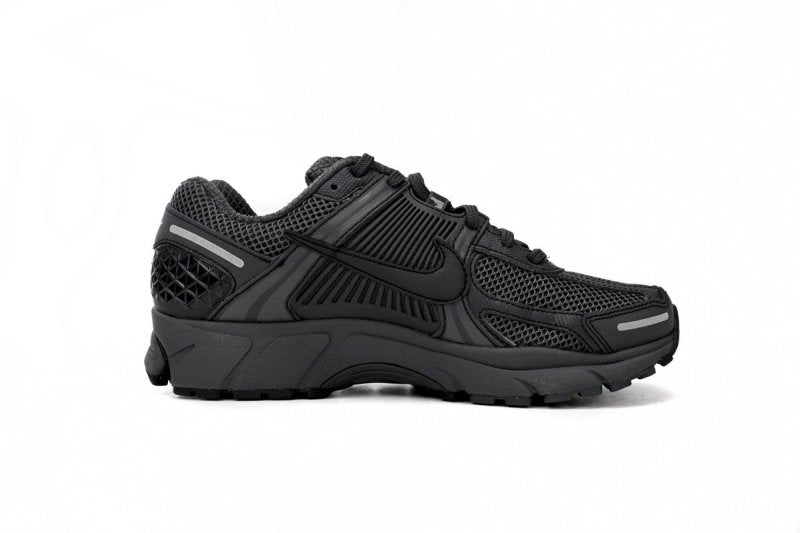 NIKE ZOOM VOMERO 5 SP 復古慢跑鞋-黑色款 - VANASH