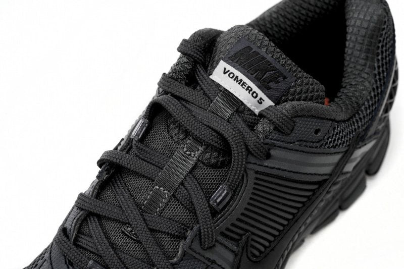 NIKE ZOOM VOMERO 5 SP 復古慢跑鞋-黑色款 - VANASH