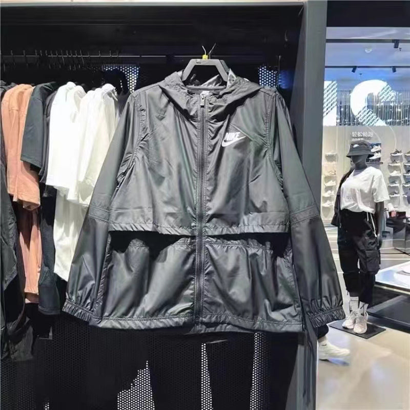 NIKE 結構式透氣連帽外套