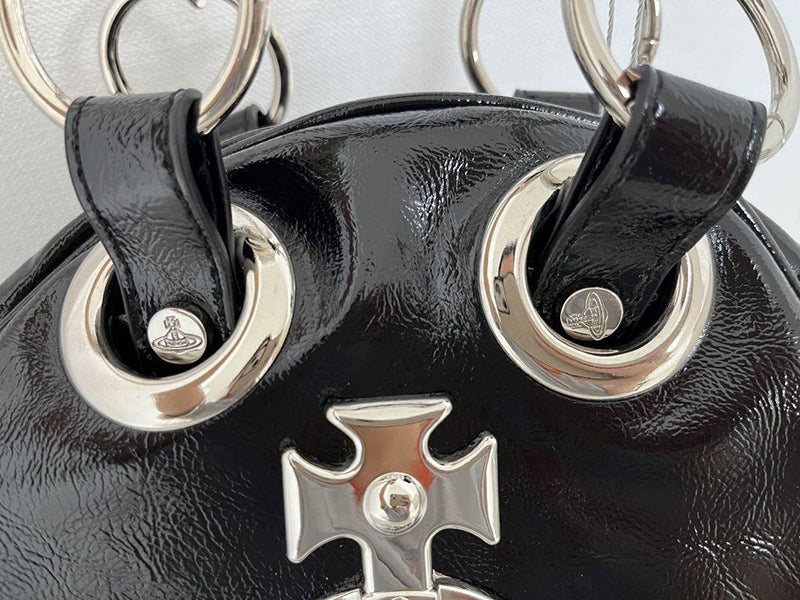 Vivienne Westwood 金屬龐克鏈條斜跨包