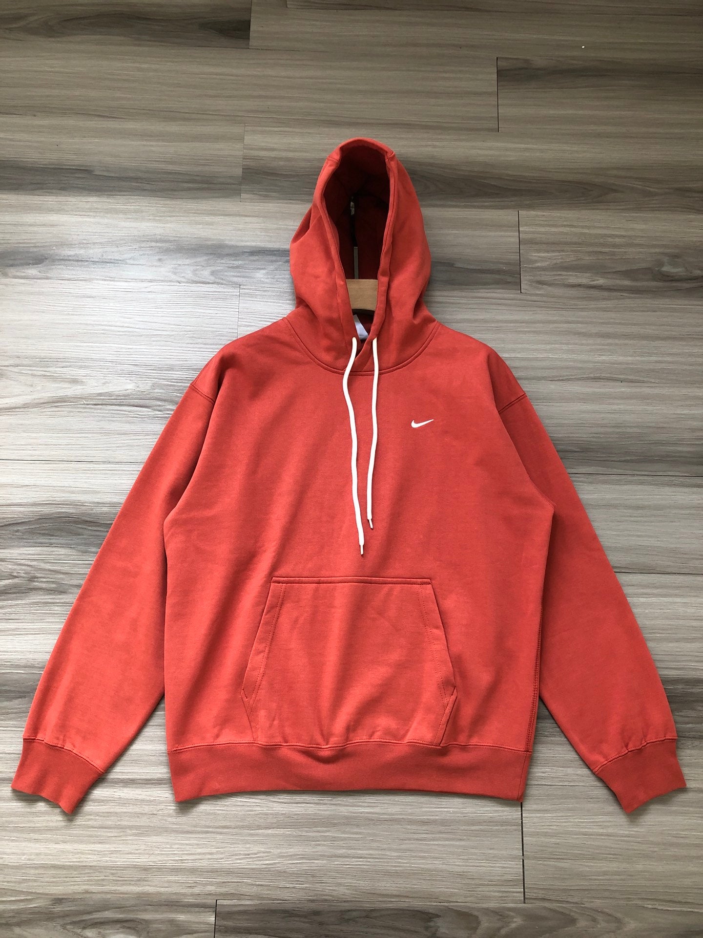 NIKE 刺繡l小標 刷毛連帽帽TEE