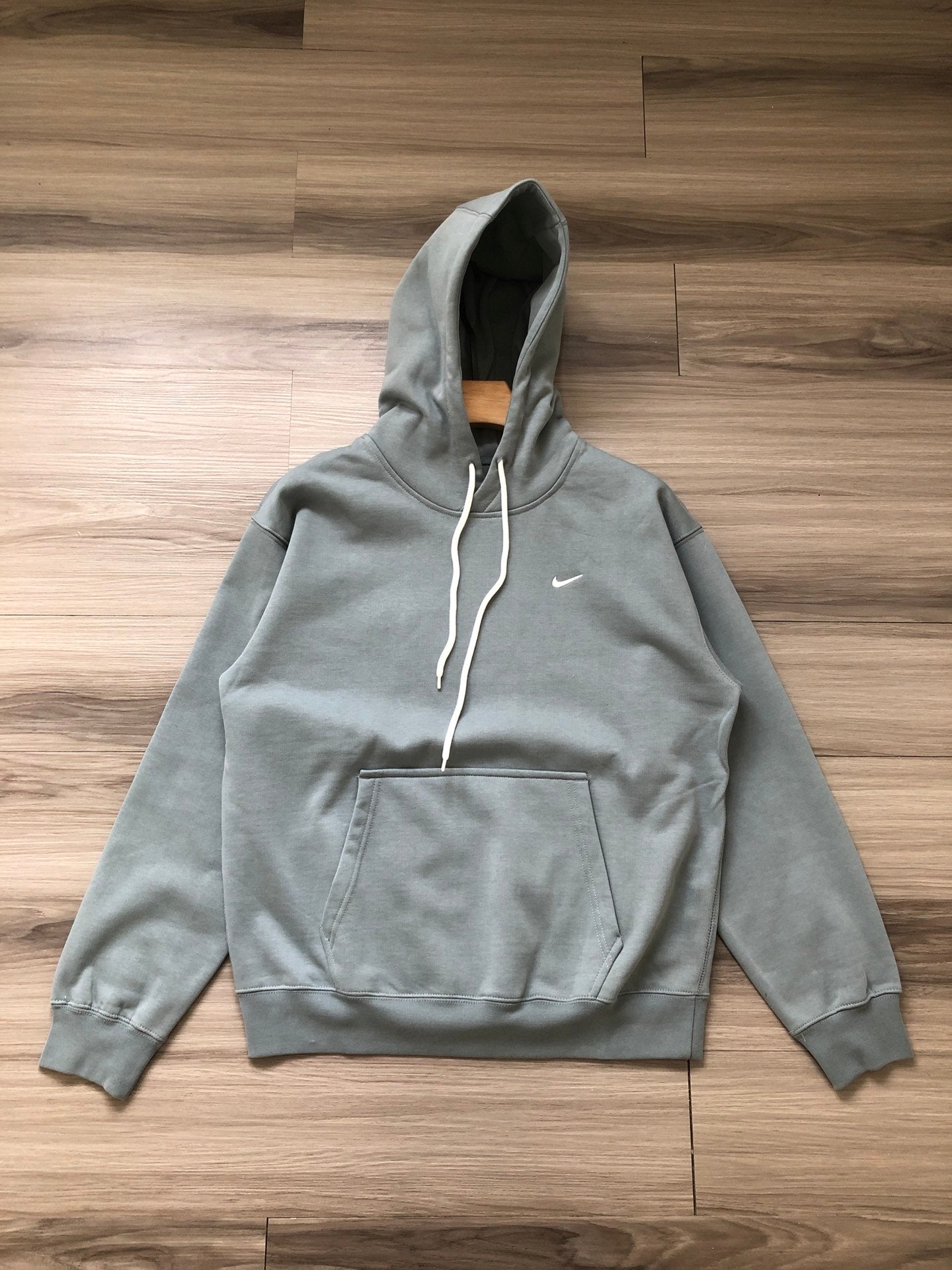 NIKE 刺繡l小標 刷毛連帽帽TEE