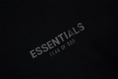 FEAR OF GOD ESSENTIALS 洛杉磯限定反光LOGO短袖T恤 - VANASH