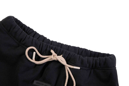 FEAR OF GOD ESSENTIALS SWEAT SHORT 植絨LOGO抽繩短褲 - VANASH